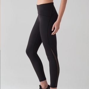 Lululemon Black Train Times 25" - size 6